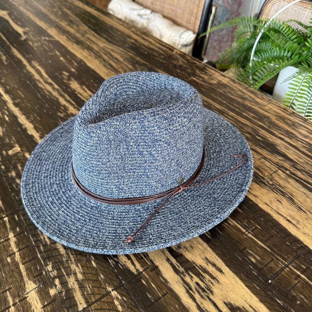 Stylish Womens Wide-Brim Fedora Hat in Heathered Gray with Leather Band